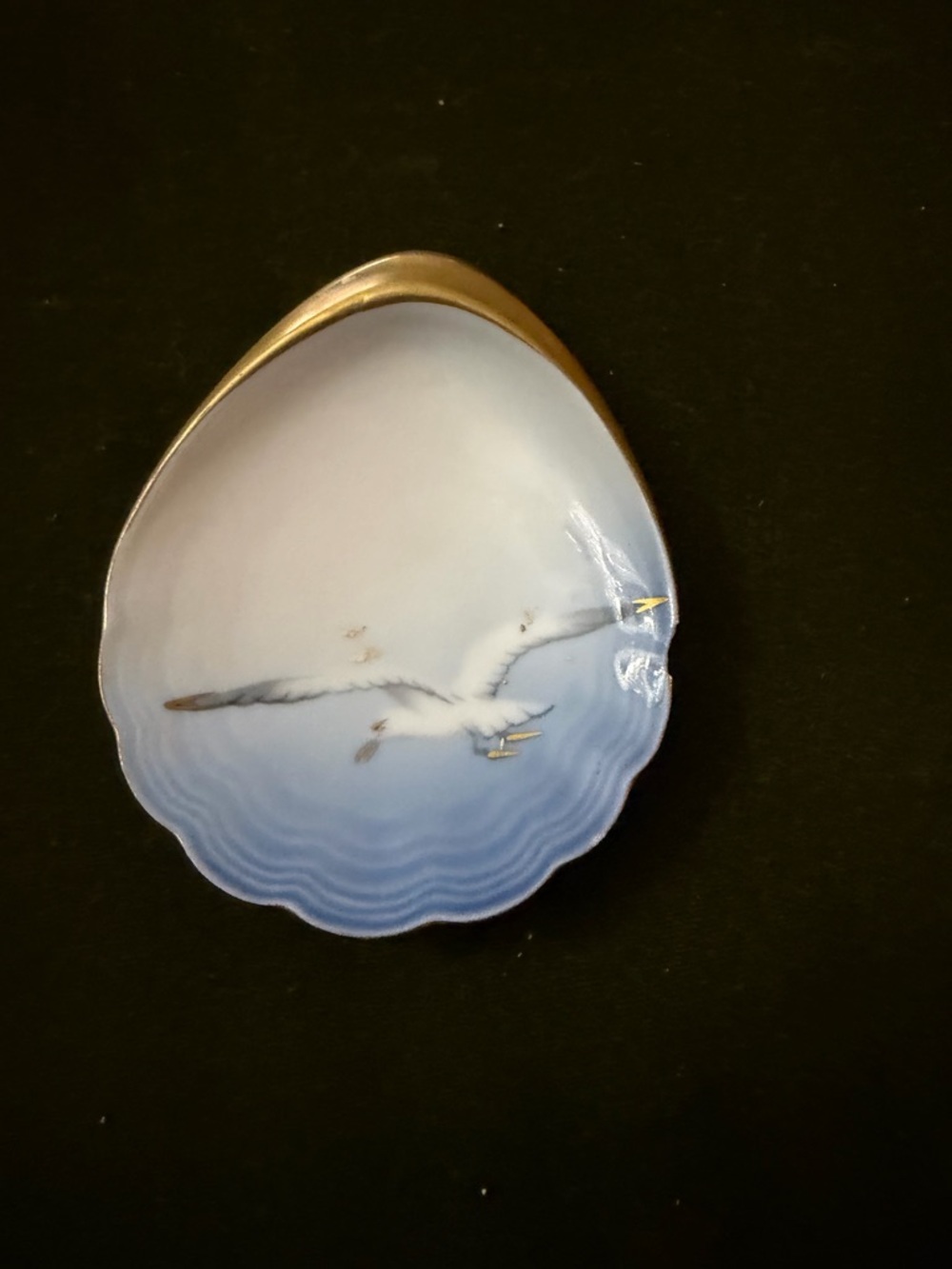 Blue and White Seagull Shell Dish with Gold Rim